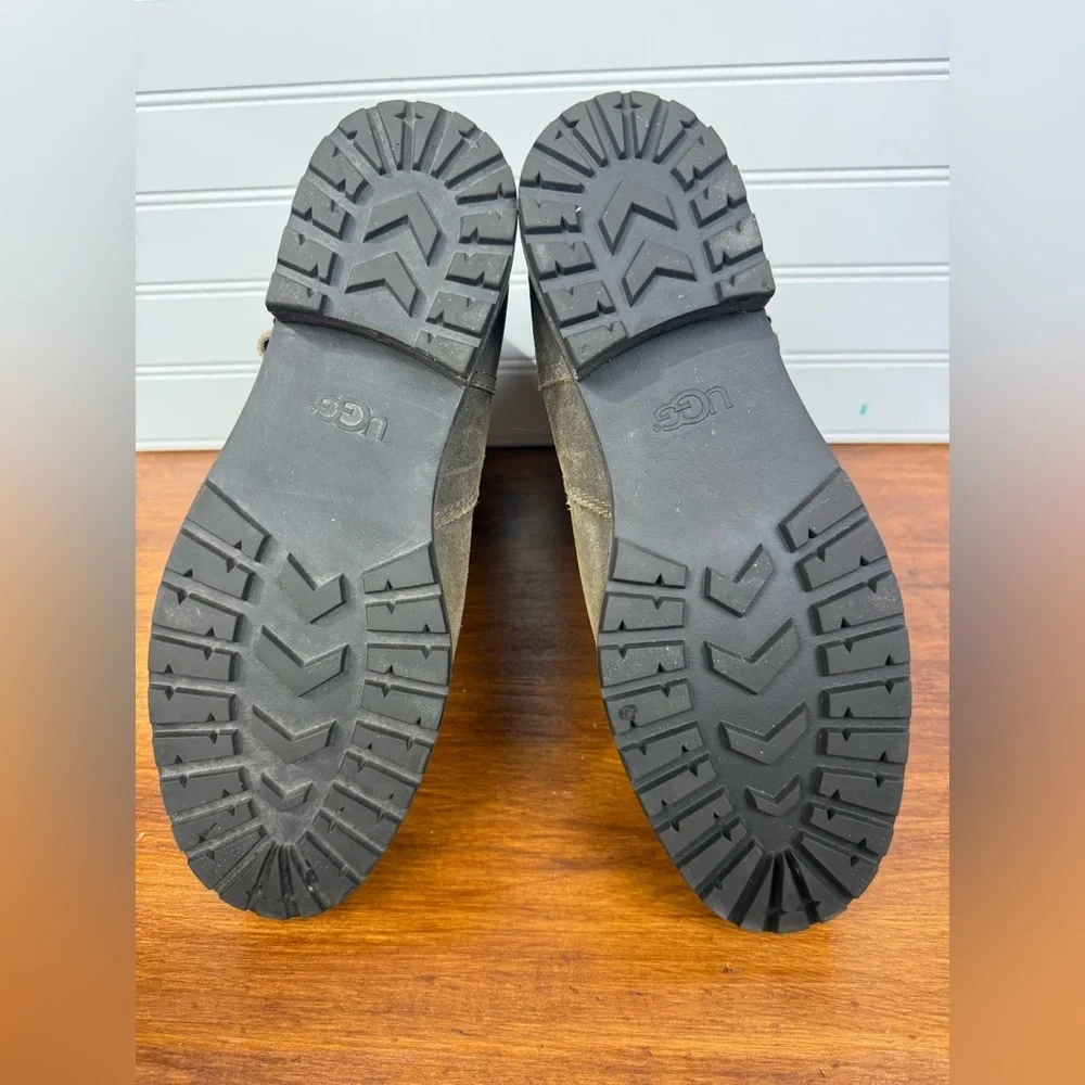 UGG women’s Niels II water resistant side zip moto Dove boots. Size 9.5 - Picture 9 of 11